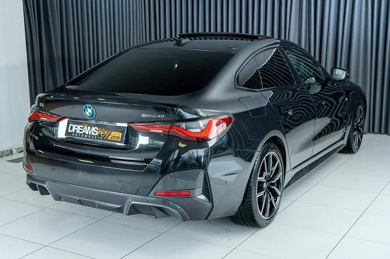 Usado BMW i4 250 kW (340 HP) 2023 Preto Sedan