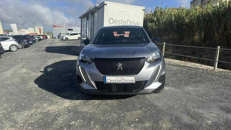 Usado Peugeot 2008 Active 102 HP (75 kW) 2023 Cinza prata SUV