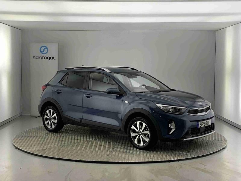 Azul Usado 2025 Kia Stonic SUV | € 17.990 (Preço justo) - Imagem 1/4
