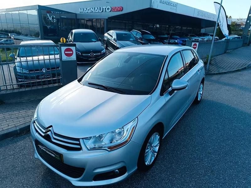 Cinza Usado 2015 Citroën C4 Live | € 12.500 (Bom preço) - Imagem 1/4