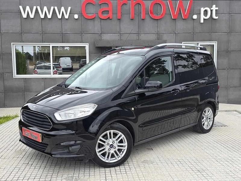 Preto Usado 2018 Ford Tourneo Courier Monovolume | € 11.950 (Preço justo) - Imagem 1/4