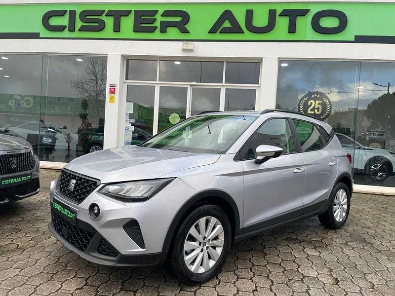 Usado Seat Arona 95 HP (69 kW) 2023 Cinzento SUV