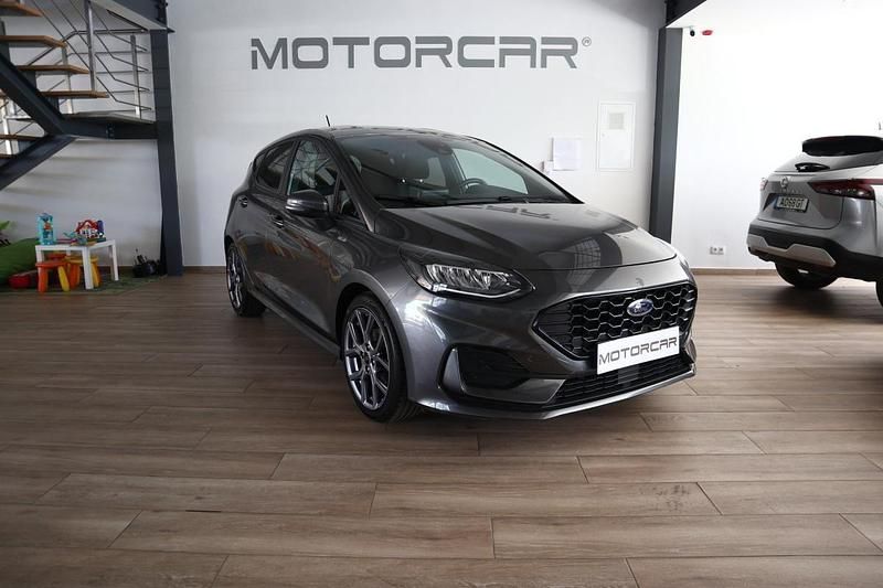 Cinzento Usado 2022 Ford Fiesta ST-Line Citadino | € 16.890 (Preço justo) - Imagem 1/4