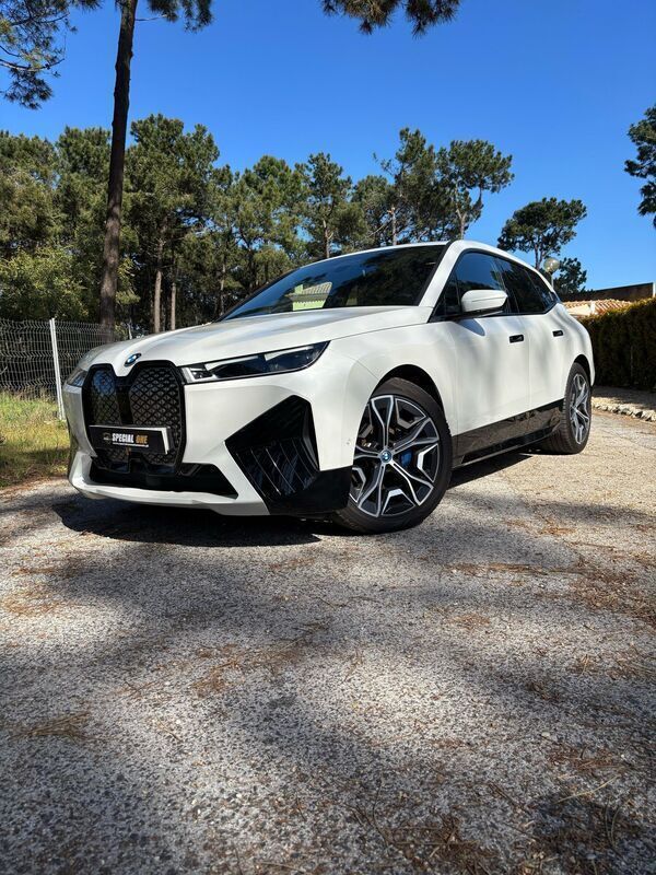 Branco Usado 2022 BMW iX Shadowline SUV | € 54.990 (Preço justo) - Imagem 1/4