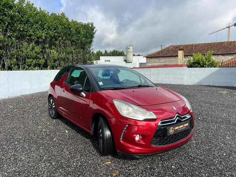 Usado Citroën DS3 So Chic 120 HP (88 kW) 2010 Vermelho Citadino