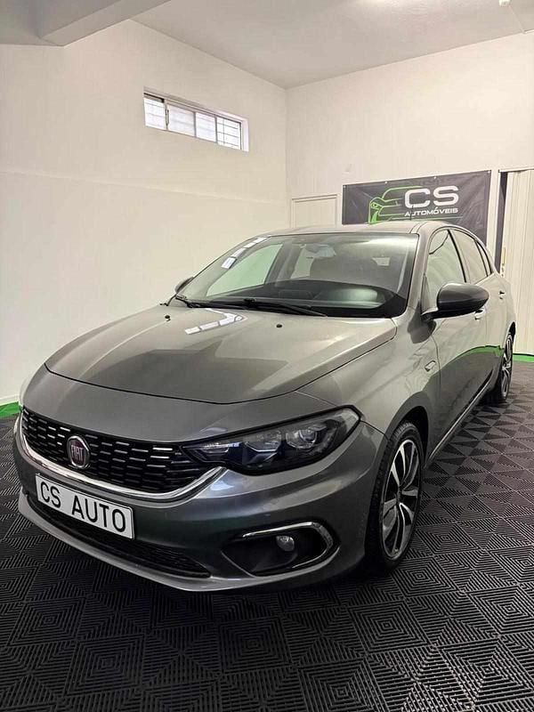 Usado Fiat Tipo 120 HP (88 kW) 2018 Cinzento