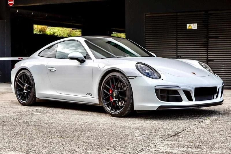 Branco Usado 2017 Porsche 911 Carrera GTS Coupé | € 129.500 - Imagem 1/4