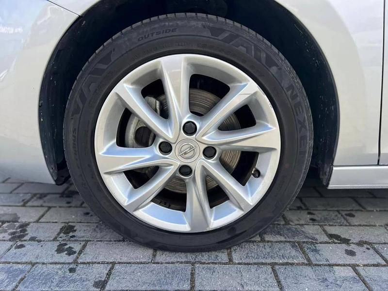 Usado Opel Corsa Elegance 100 HP (73 kW) 2023 Cinzento Citadino