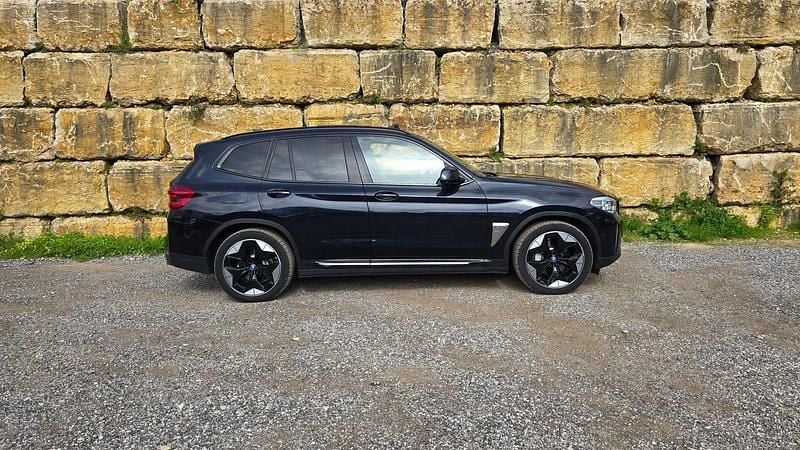Usado BMW iX3 Impressive 210 kW (286 HP) 2021 Preto SUV