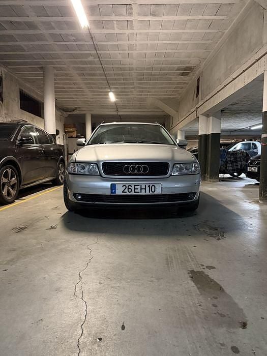 Usado 2001 Audi A4 Sedan | € 1.800 (Super Preço) - Imagem 1/4