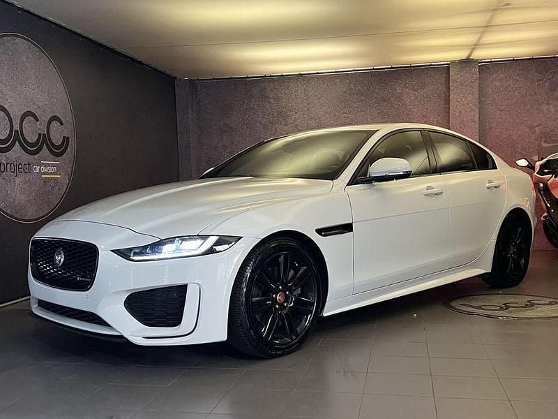 Usado 2020 Jaguar XE R-Dynamic Sedan | € 31.500 - Imagem 1/4