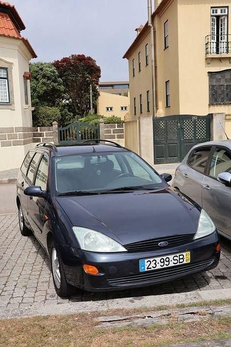 Usado 2001 Ford Focus Sedan | € 1.000 (Bom preço) - Imagem 1/4