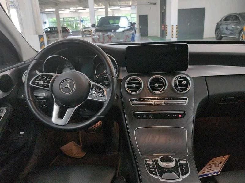 Usado Mercedes C180 122 HP (89 kW) 2020 Preto