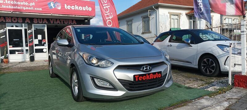 Cinzento Usado 2014 Hyundai i30 Classic | € 8.980 (Preço justo) - Imagem 1/4