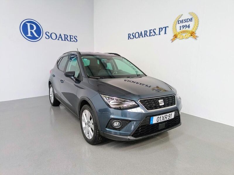 Cinza Usado 2019 Seat Arona Style SUV | € 20.950 (Preço justo) - Imagem 1/4