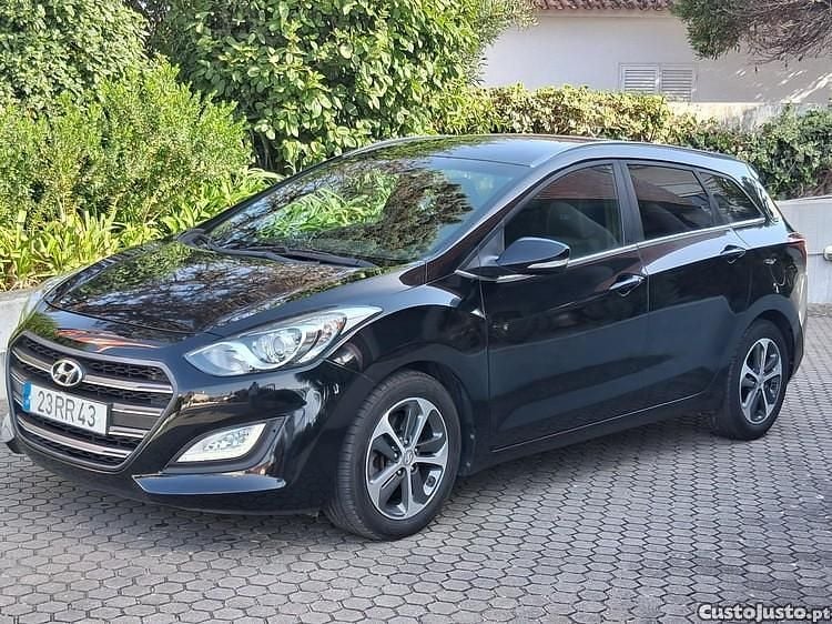 Cinza Usado 2016 Hyundai i30 Comfort Carrinha | € 11.900 (Preço justo) - Imagem 1/1