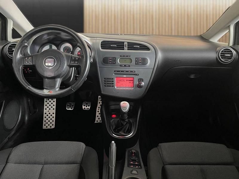 Usado Seat Leon 170 HP (125 kW) 2008 Preto Citadino