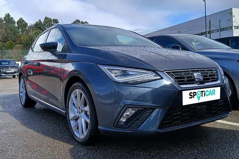 Usado Seat Ibiza FR 110 HP (80 kW) 2025 Cinzento Citadino