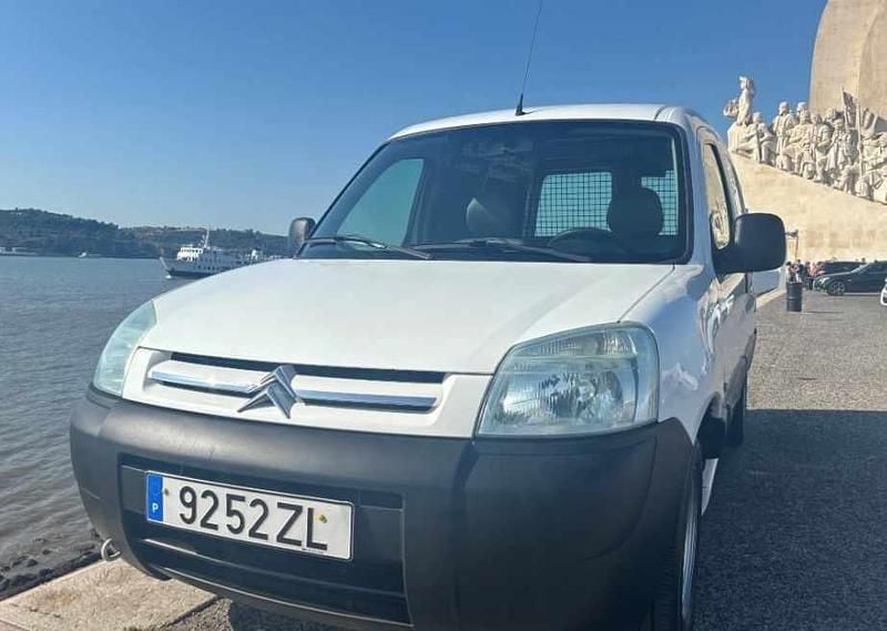 Branco Usado 2005 Citroën Berlingo Monovolume | € 4.400 - Imagem 1/4