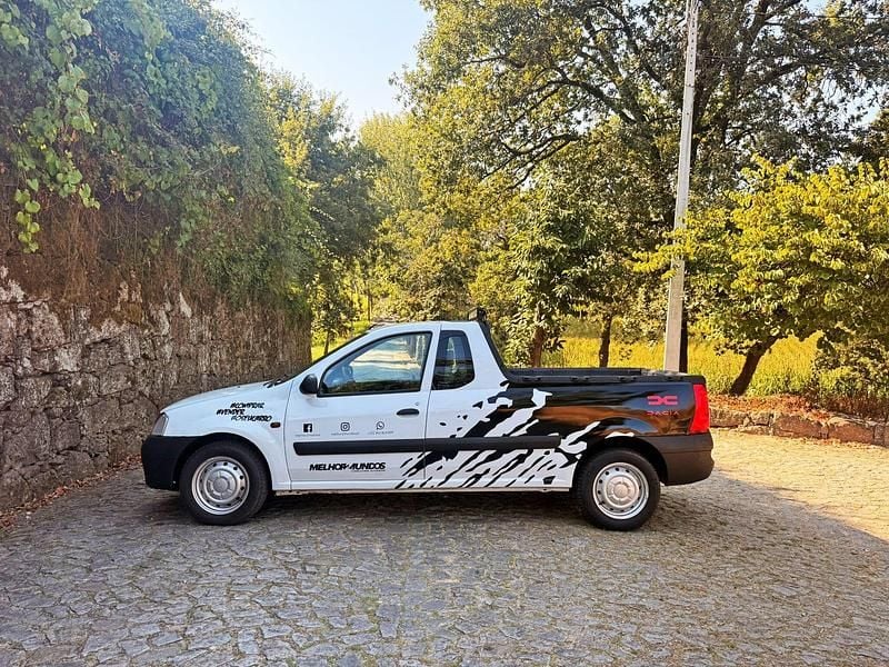 Usado Dacia Logan Ambiance 87 HP (63 kW) 2009 Branco Sedan