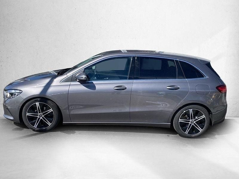 Usado Mercedes B180 AMG line 116 HP (85 kW) 2024 Cinza Monovolume