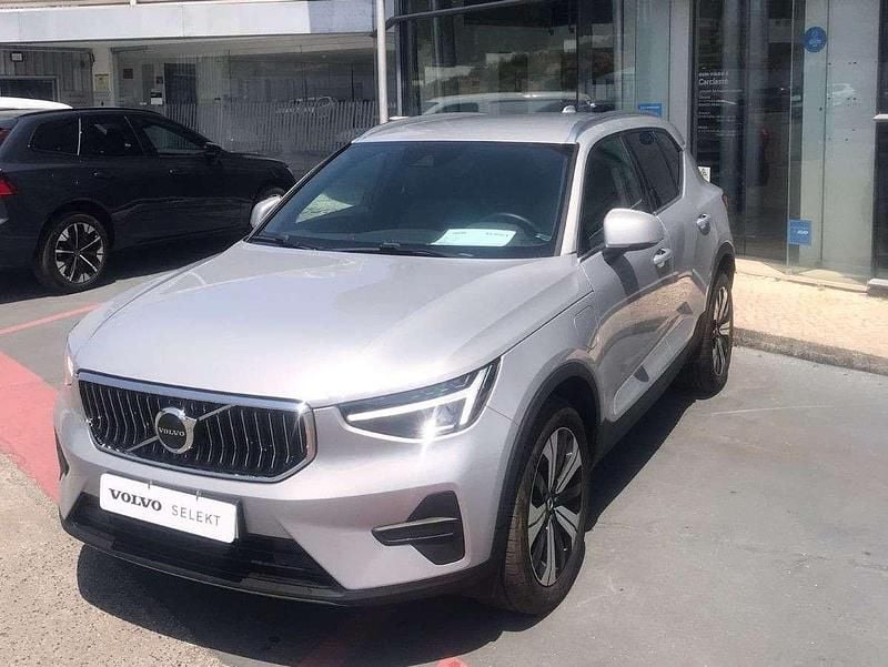 Cinzento Usado 2023 Volvo XC40 SUV | € 40.900 (Caro) - Imagem 1/4