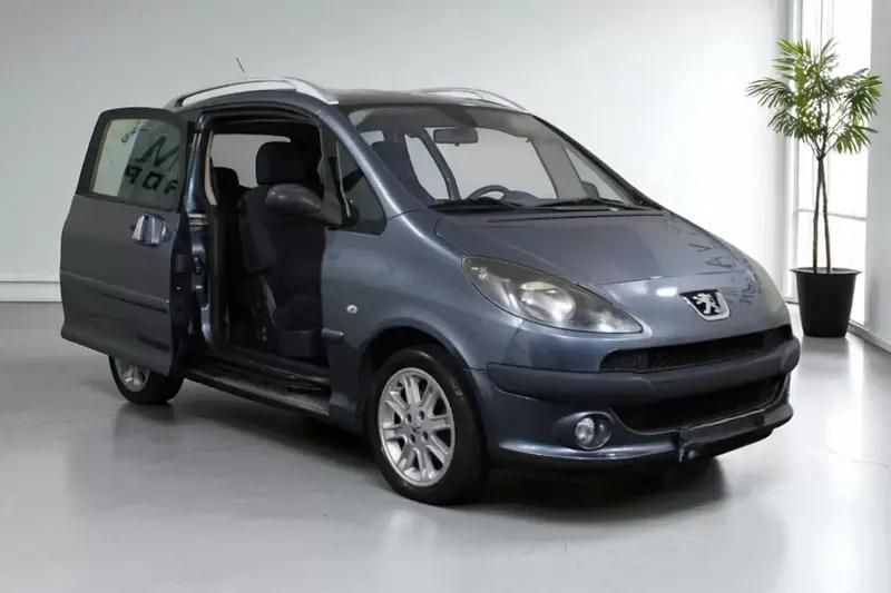 Outra Usado 2007 Peugeot 1007 Citadino | € 3.900 - Imagem 1/4