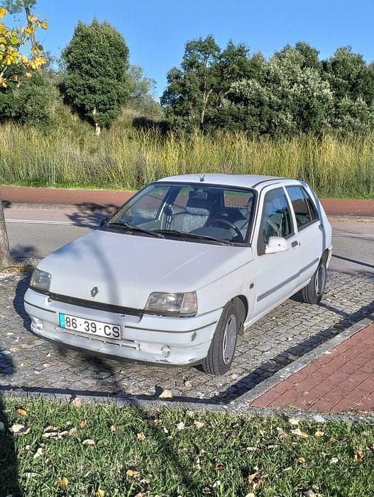 Usado 1993 Renault Clio Sedan | € 2.900 - Imagem 1/4