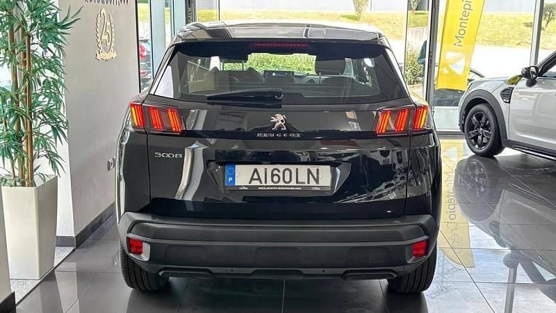 Usado Peugeot 3008 Active 130 HP (95 kW) 2021 Preto SUV