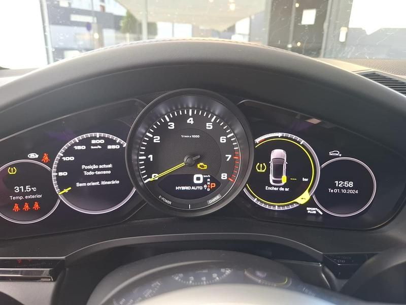 Usado Porsche Cayenne Platinum Edition 462 HP (339 kW) 2021 Branco SUV