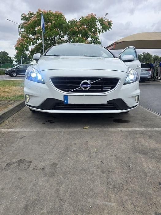 Usado 2014 Volvo V40 R-Design Carrinha | € 10.500 (Bom preço) - Imagem 1/4