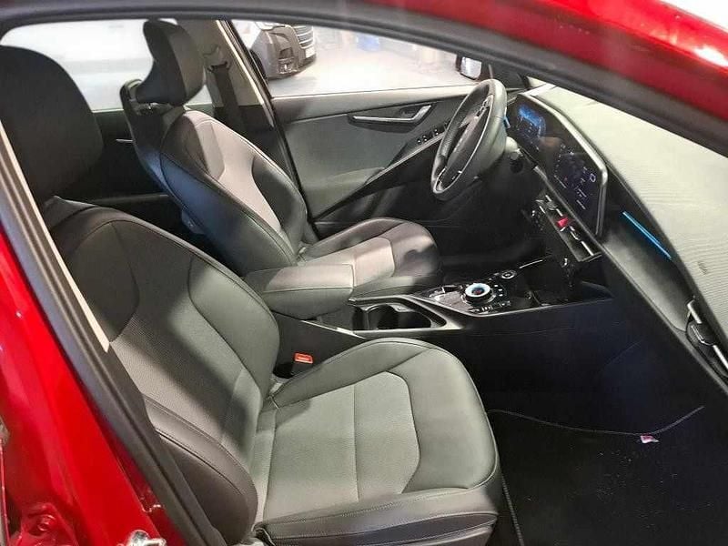 Usado Kia e-Niro 150 kW (204 HP) 2023 Vermelho SUV