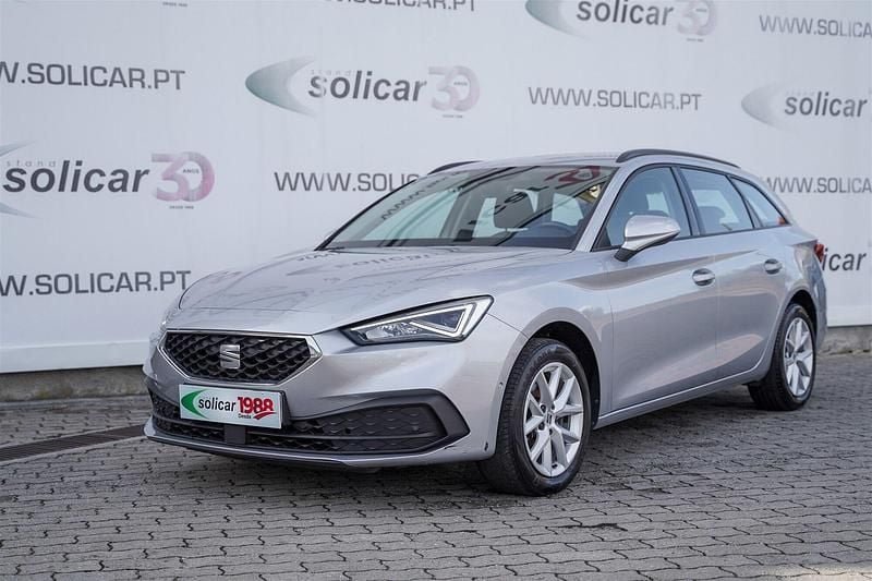 Usado Seat Leon Style 110 HP (80 kW) 2022 Cinza Carrinha