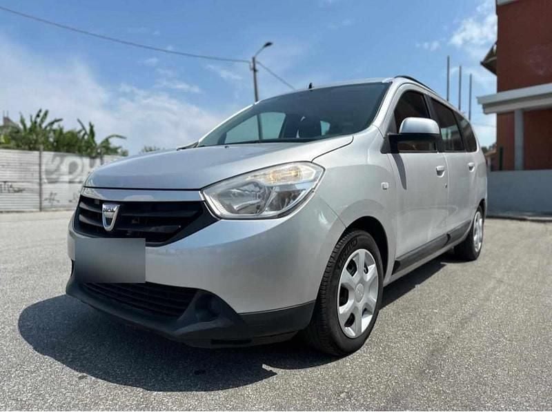Cinzento Usado 2015 Dacia Lodgy Monovolume | € 5.500 (Preço justo) - Imagem 1/4