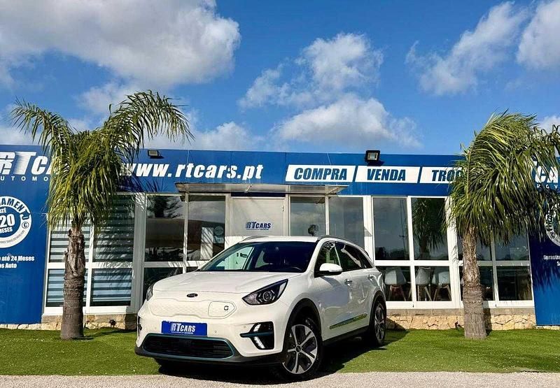 Usado Kia e-Niro Active 150 kW (204 HP) 2022 Branco SUV