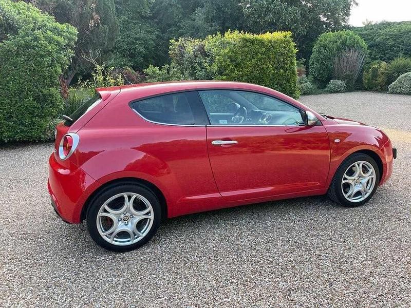 Usado Alfa Romeo MiTo Distinctive 90 HP (66 kW) 2009 Vermelho Citadino