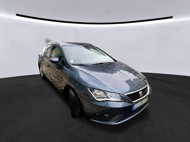 Usado Seat Leon ST 115 HP (84 kW) 2019 Antracite Carrinha