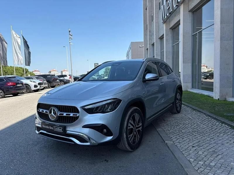 Cinzento hightech Novo 2025 Mercedes GLA250 Advanced SUV | € 56.500 - Imagem 1/4