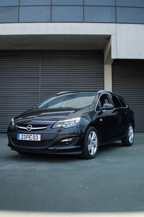 Usado 2014 Opel Astra Sedan | € 8.450 (Preço justo) - Imagem 1/4