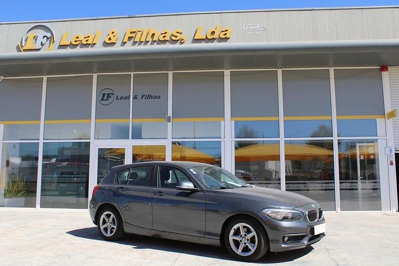 Cinza Usado 2017 BMW 116 Efficient Dynamics Citadino | € 16.800 - Imagem 1/4