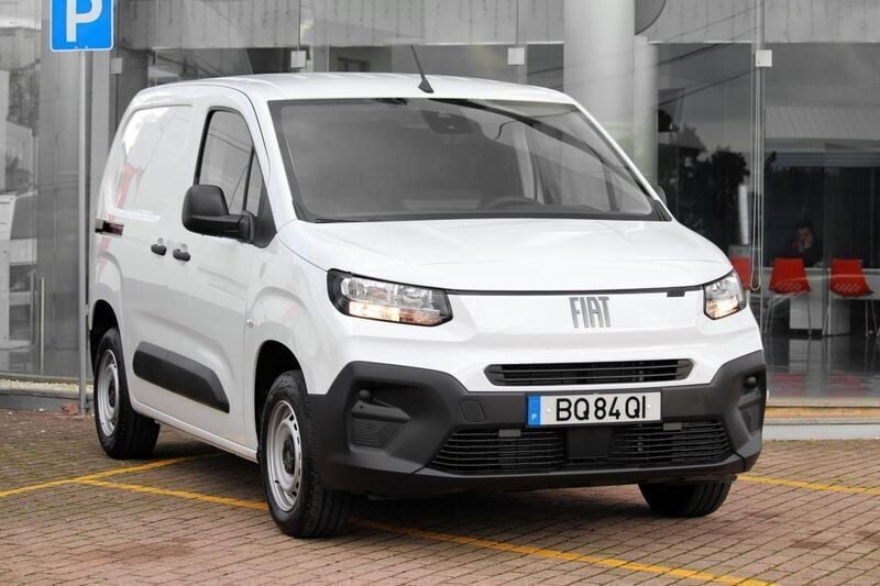 Branco Novo 2025 Fiat Doblò Monovolume | € 21.990 (Preço justo) - Imagem 1/4