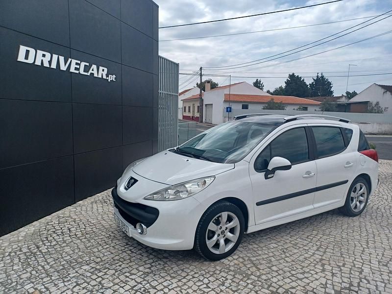 Branco Usado 2008 Peugeot 207 Sport Carrinha | € 9.980 - Imagem 1/4