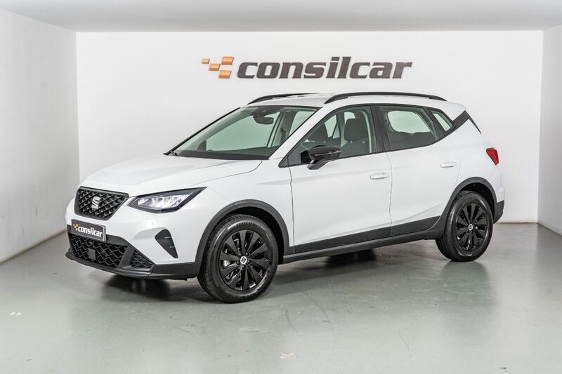 Branco Usado 2022 Seat Arona Style SUV | € 18.980 (Preço justo) - Imagem 1/4