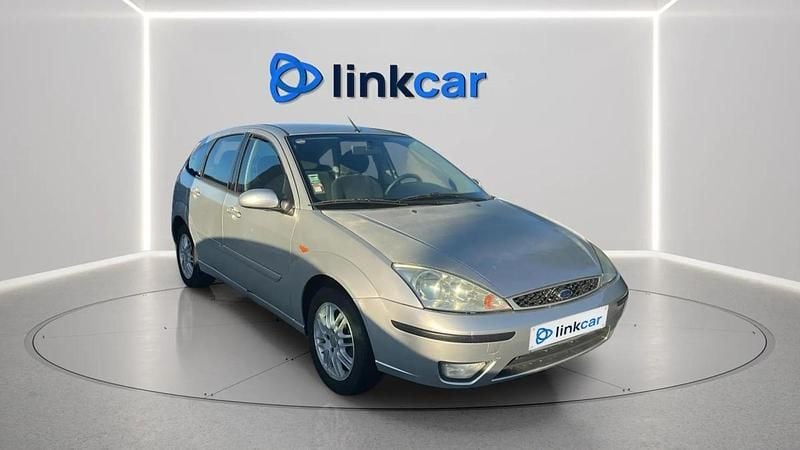 Cinzento Usado 2002 Ford Focus | € 1.995 - Imagem 1/4