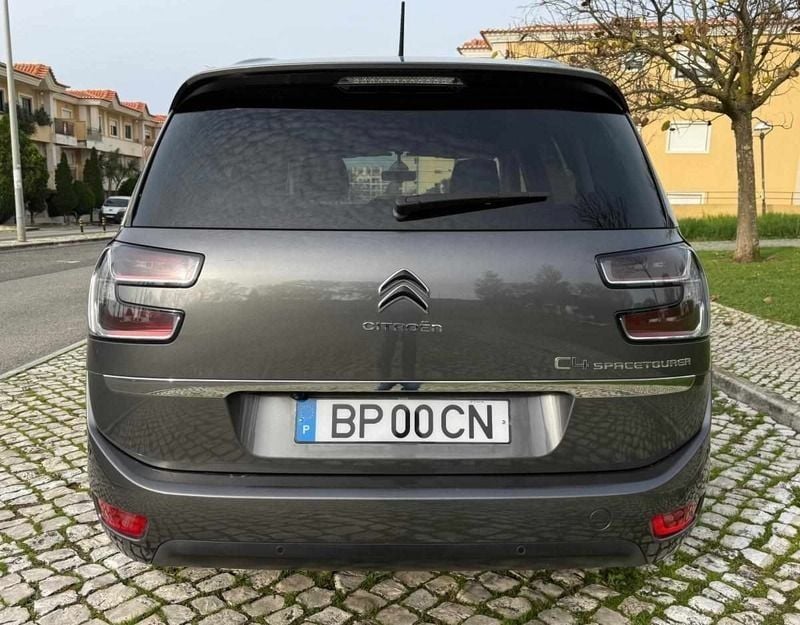 Usado Citroën Spacetourer 130 HP (95 kW) 2019 Cinzento Monovolume