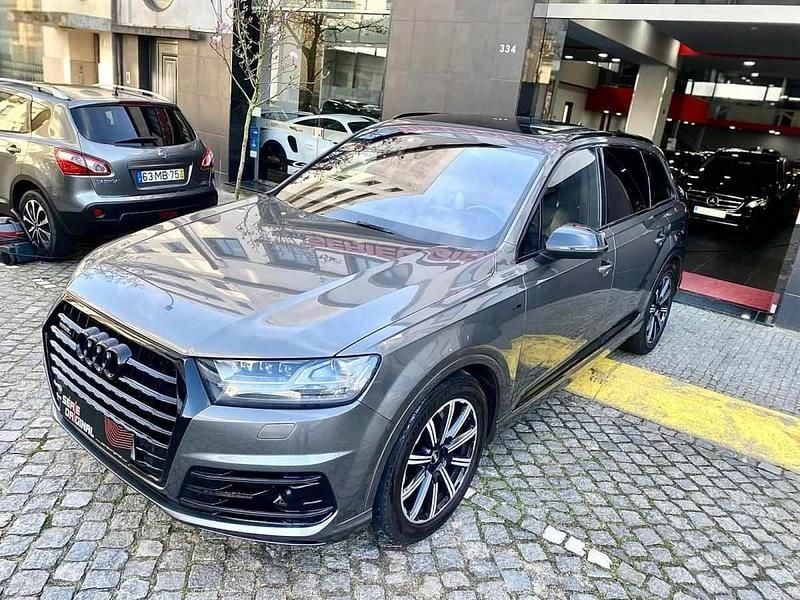 Usado Audi Q7 272 HP (200 kW) 2015 Cinzento SUV