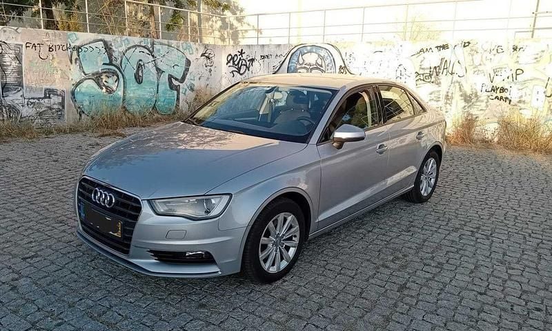 Usado 2015 Audi A3 Attraction Sedan | € 15.500 (Preço justo) - Imagem 1/4