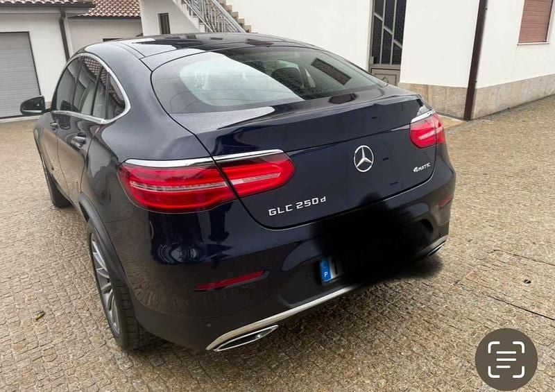 Usado Mercedes GLC250 204 HP (150 kW) 2017 Azul Citadino