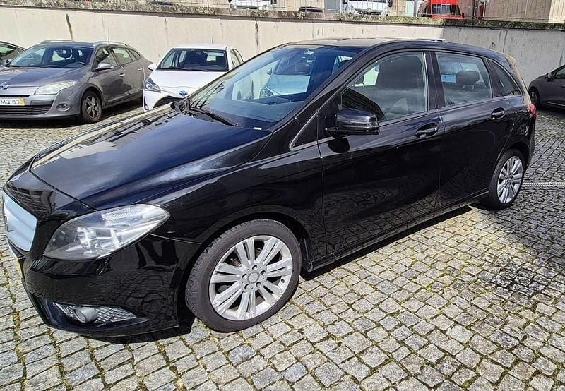 Usado 2014 Mercedes B180 Monovolume | € 5.900 (Super Preço) - Imagem 1/4