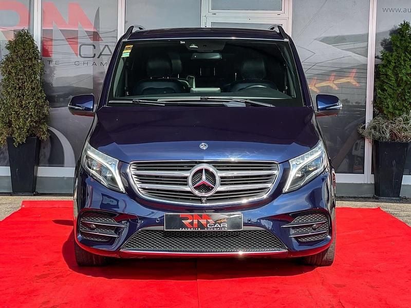 Usado Mercedes V250 Avantgarde 190 HP (139 kW) 2018 Azul Monovolume